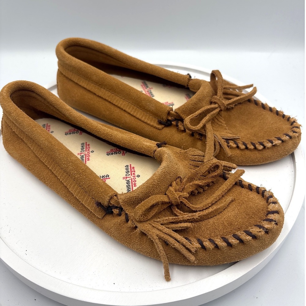 Minnetonka Moccasin Size 8 Tan Boho Fringe Suede Softsole Whipstitch 402